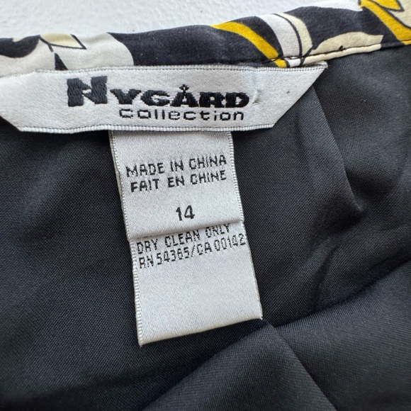 Nygard Collection Yellow Floral Silk High Low
Hem Skirt Size 14 - Picture 6 of 7